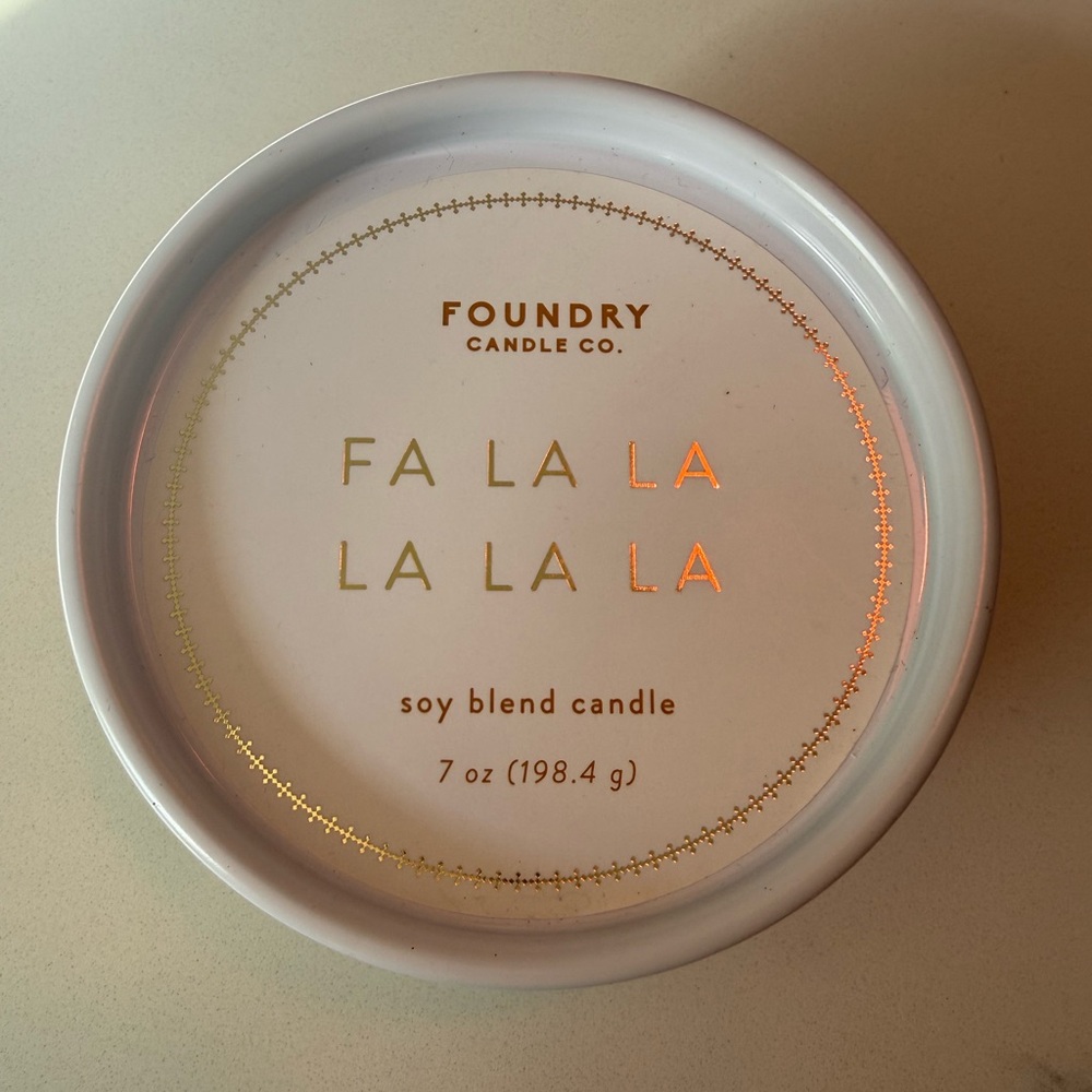 The Foundry Supply Co. White and Gold Soy Blend Candle - Vanilla Nutmeg 7oz